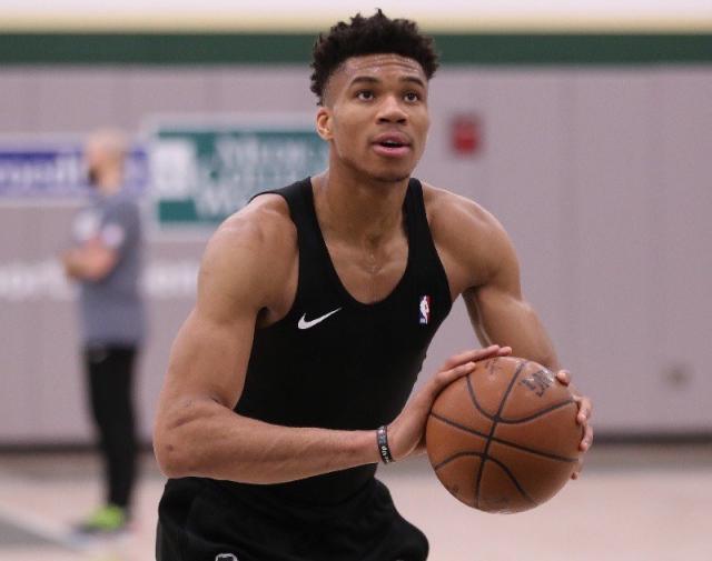 表现屡屡引 表现屡屡引